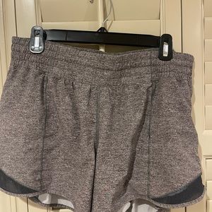 Lululemon- Hotty hot high-rise lined 4”